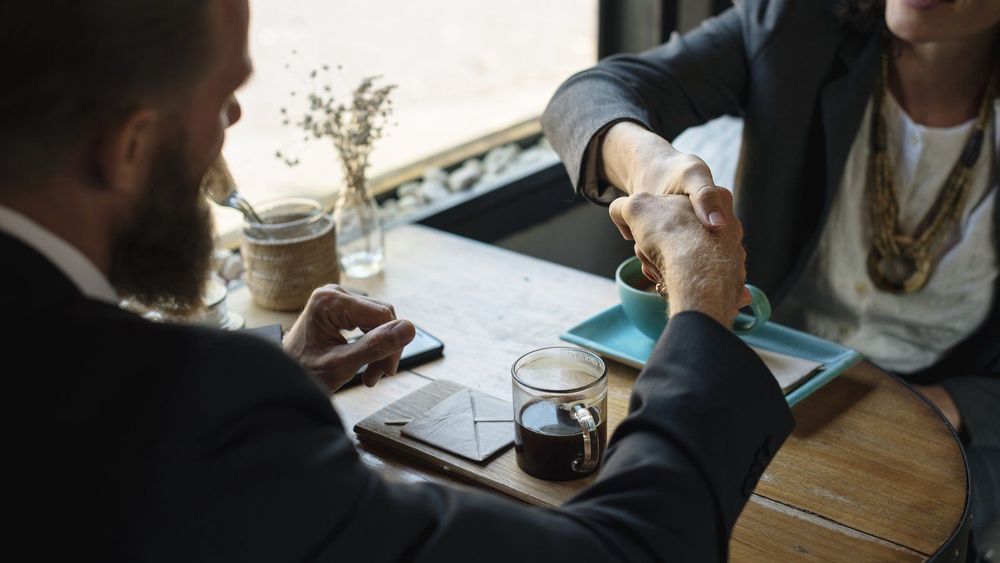What Is a Referral Partner? Benefits and Examples for US Businesses